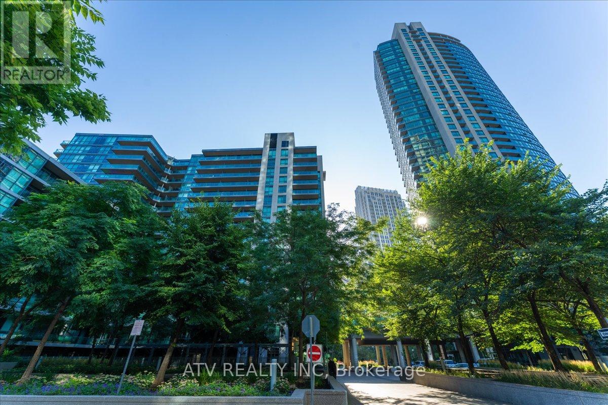 961 209 Fort York Blvd, Toronto, ON M5V 4A1
