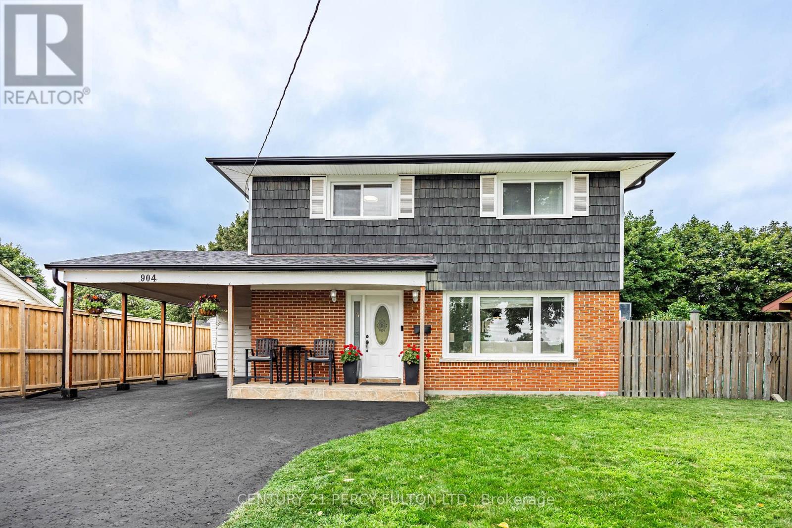 904 Somerville St, Oshawa, ON L1G 4J7