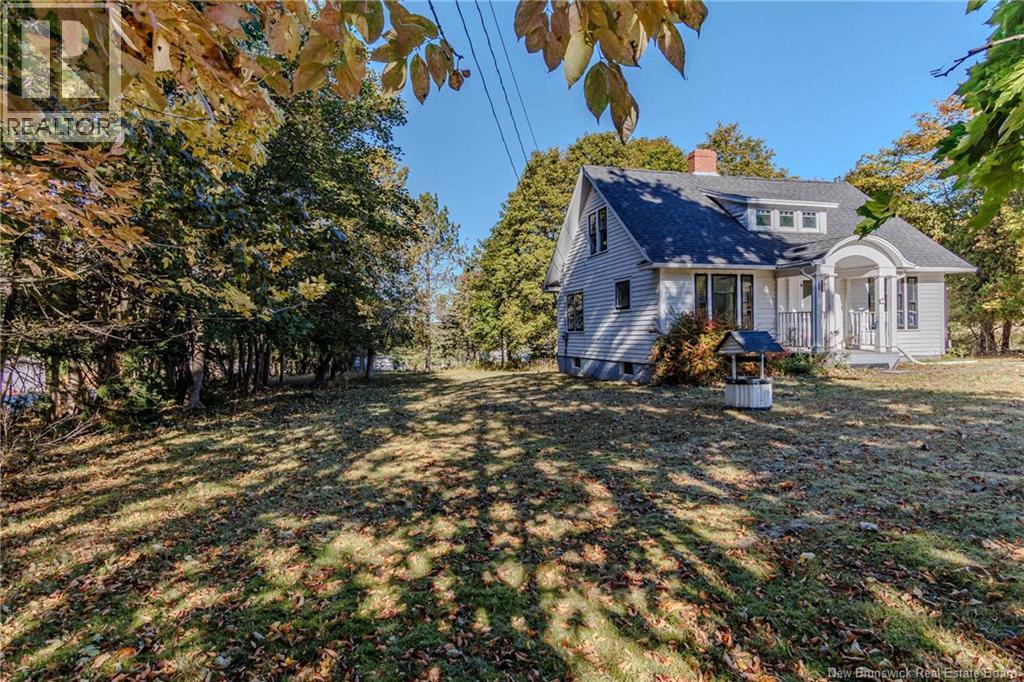 11 Vincent Rd, Rothesay, NB E2E 1Y5