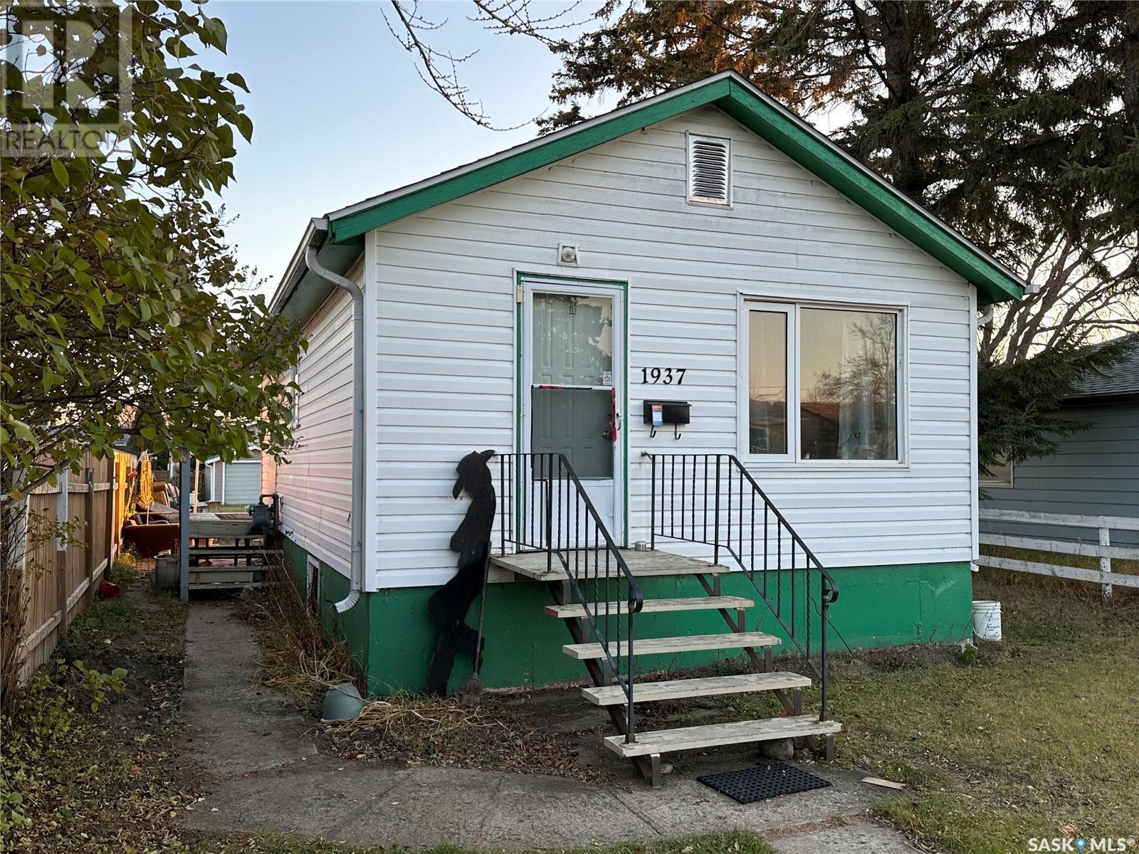1937 14 Street West, Prince Albert, SK S6V 3P3