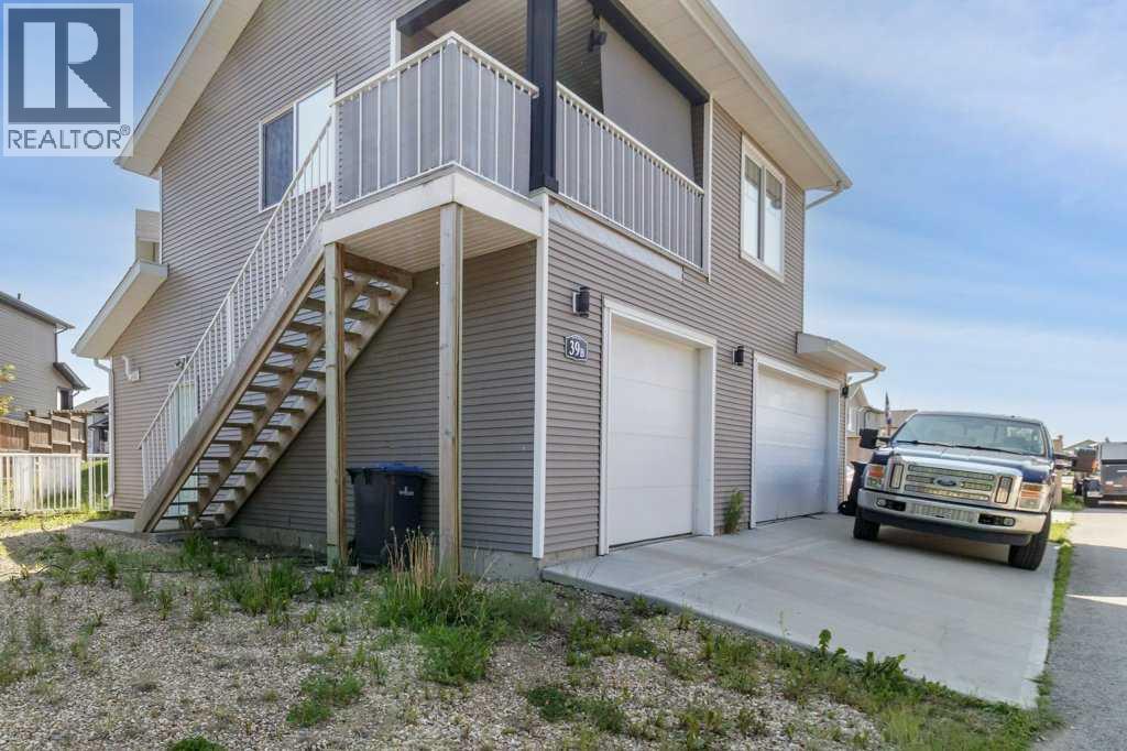 39 Hampton Cres, Sylvan Lake, AB T4S 0N2