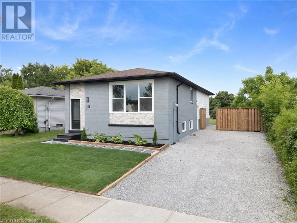 15 Mellenby St, Hamilton, ON L8J 1E6