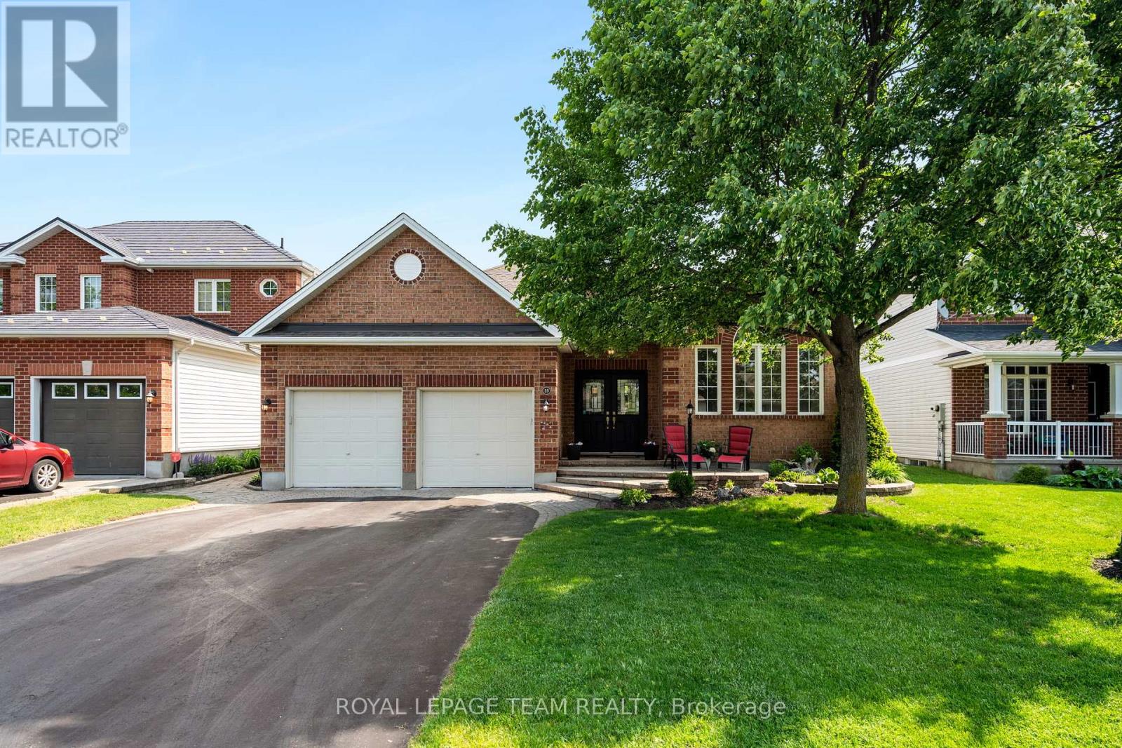 29 Shining Star Cir, Ottawa, ON K2S 2B4