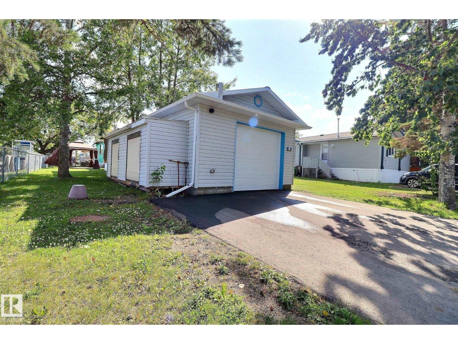 441 Cedar Ave NW, Edmonton, AB T5Y 4M2
