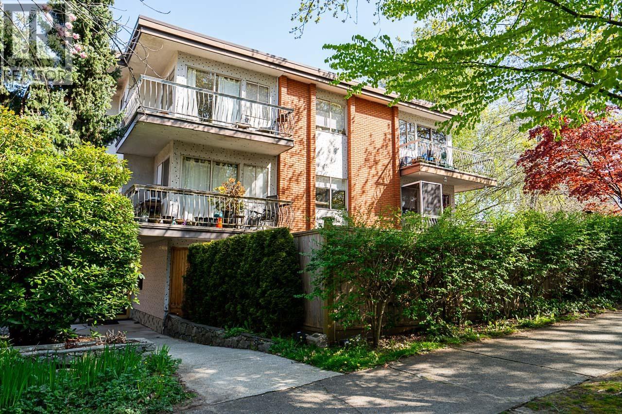 2381 Trinity St, Vancouver, BC V5L 1B9