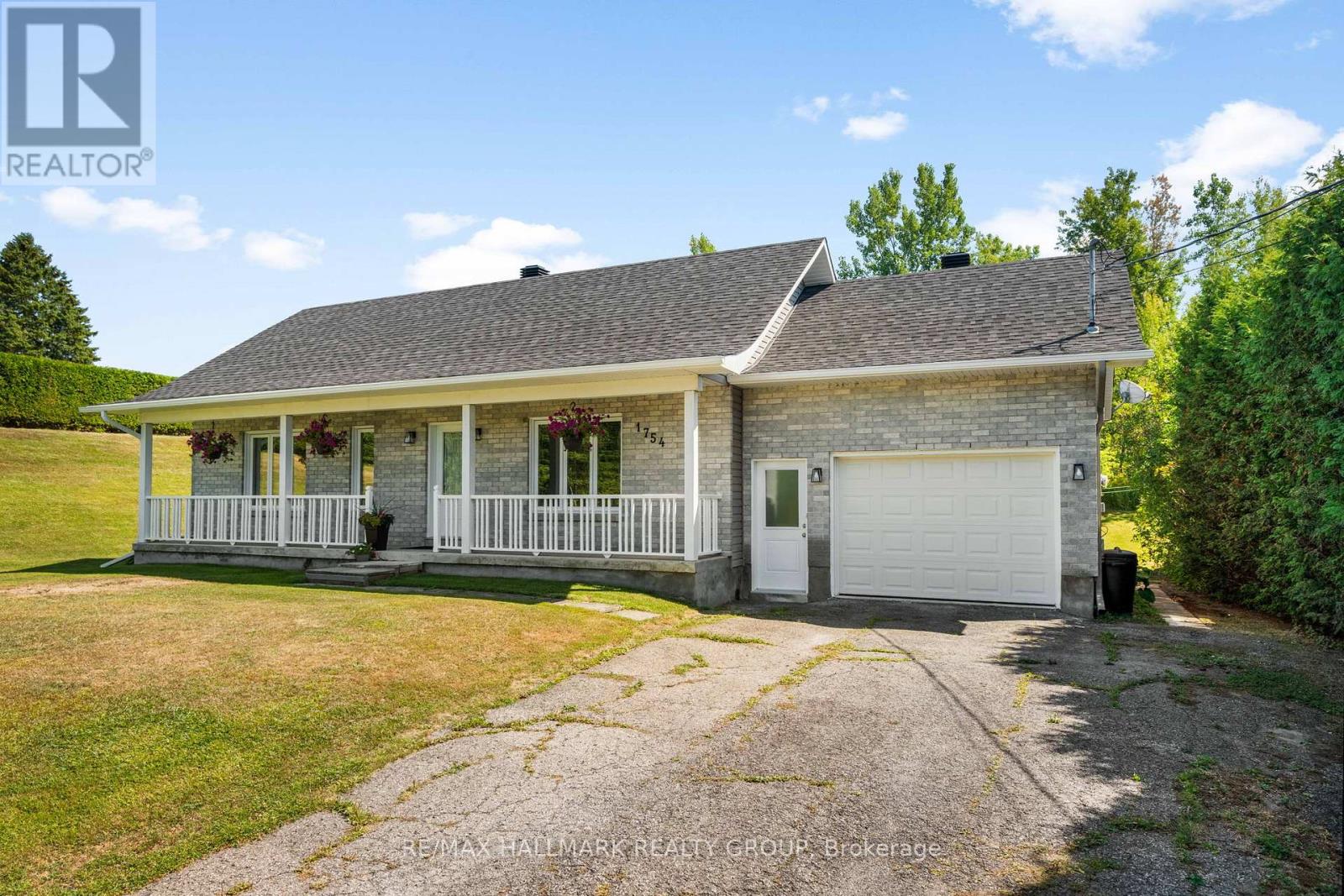 1754 Labonte St, Clarence-Rockland, ON K0A 1N0