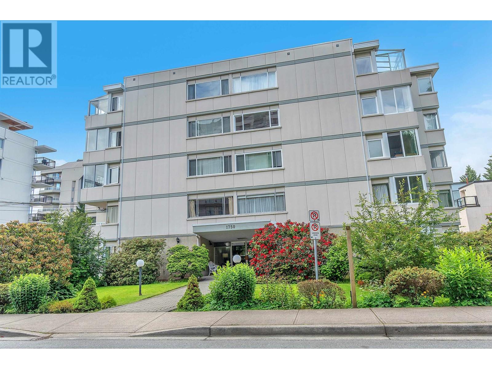 1750 Esquimalt Avenue Unit 306, West Vancouver, BC V7V 1R8