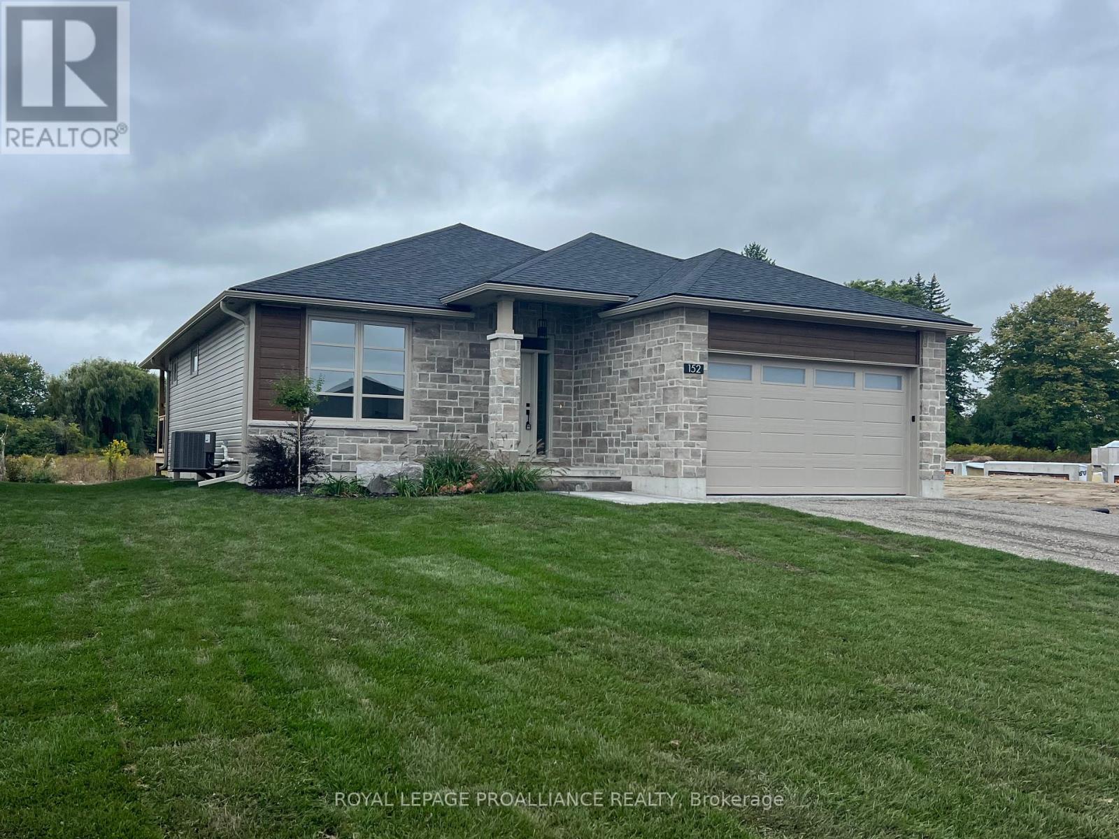 152 Sienna Ave, Belleville Belleville Ward, ON K8P 0H3