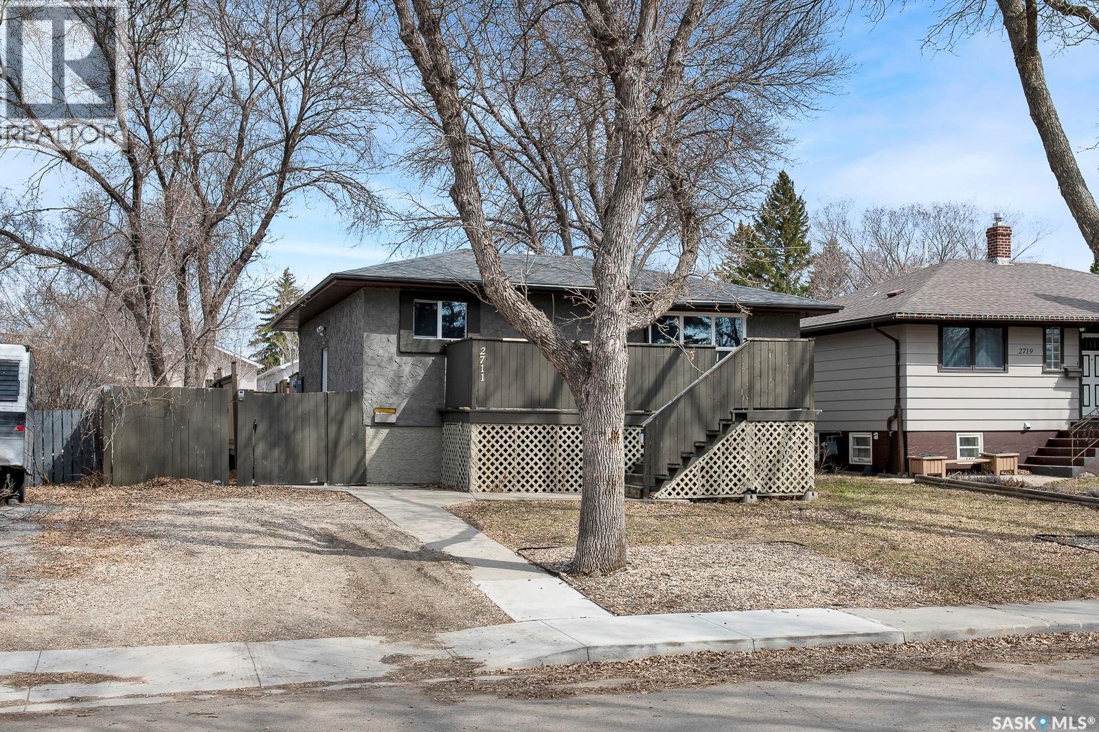 2711 Mackay St, Regina, SK S4N 2T8