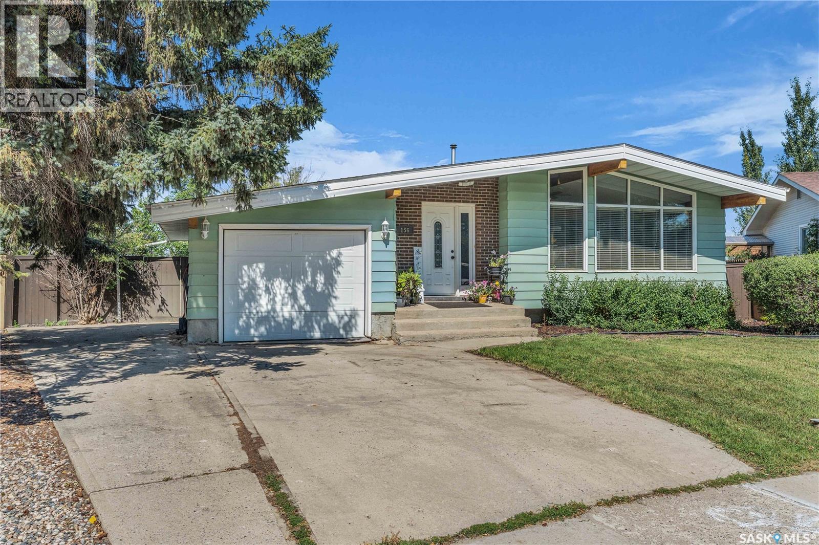 156 Carmichael Rd, Regina, SK S4R 6E2