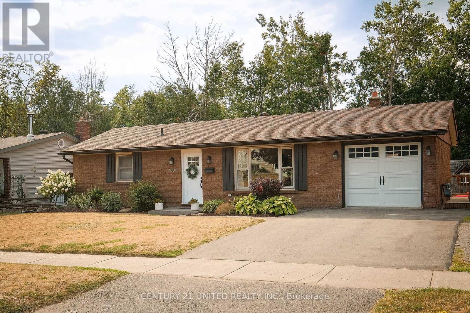 1600 Redwood Dr Ward 2 Dr, Peterborough, ON K9K 1B4