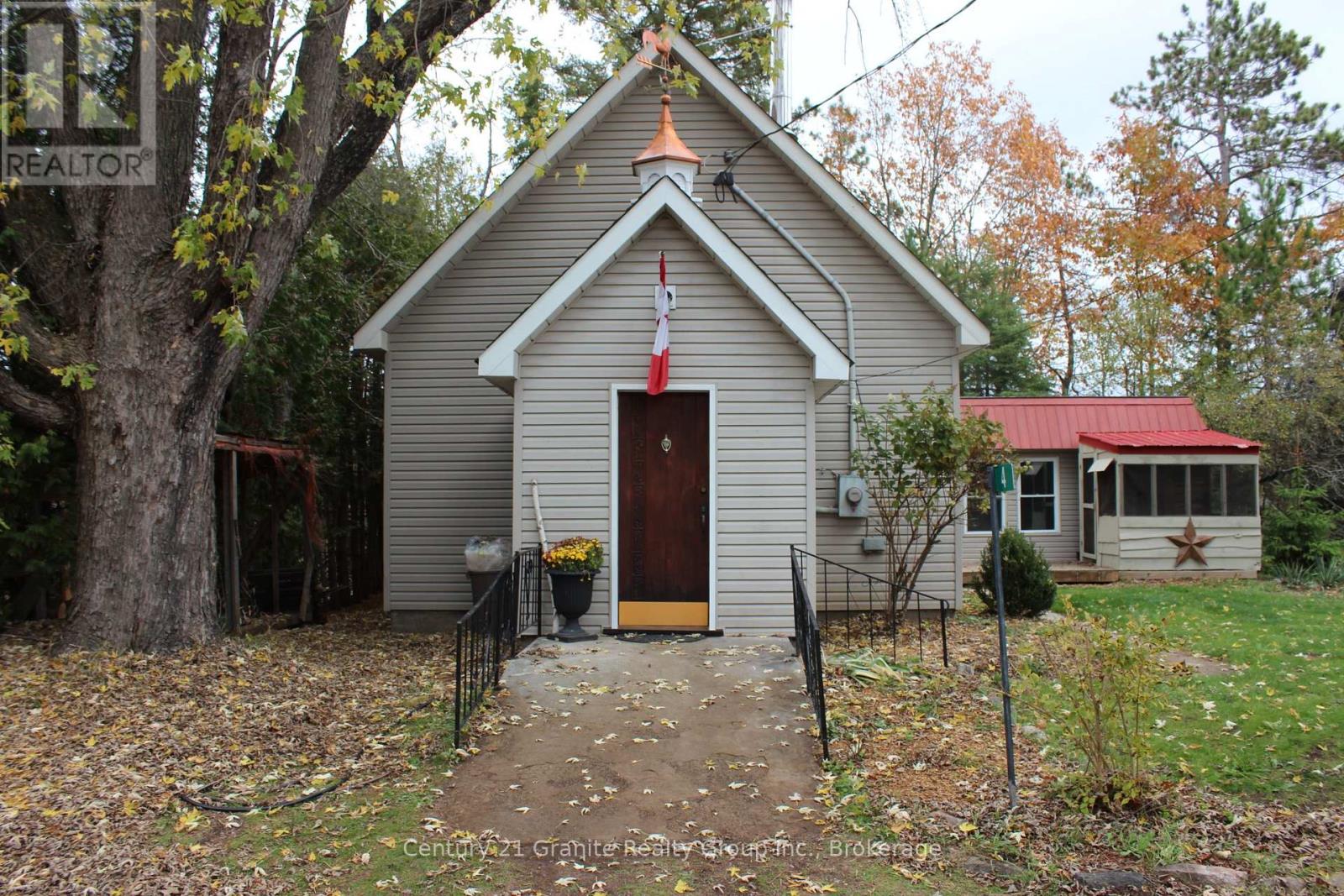 4 Dickson St, Kawartha Lakes, ON K0M 2A0