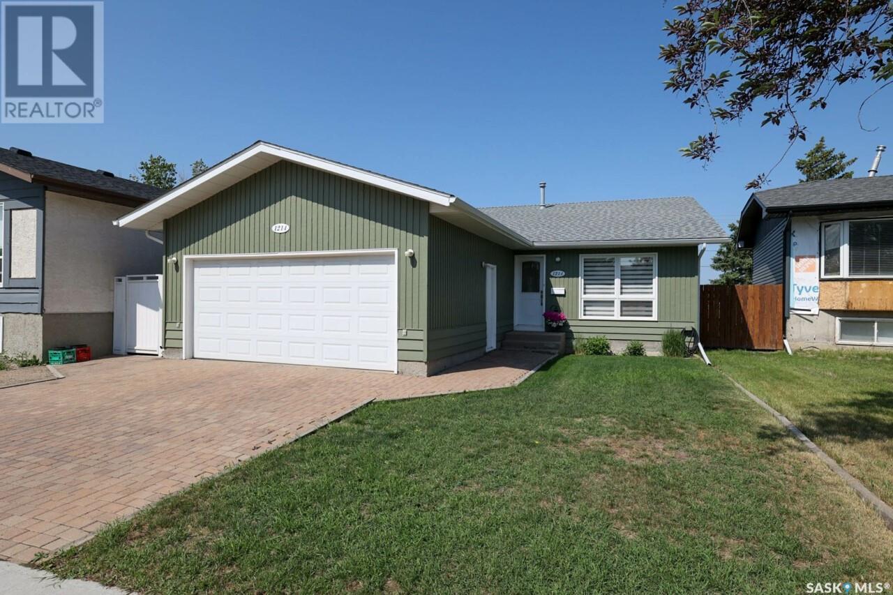 1214 Butterfield Cres N, Regina, SK S4R 1X8