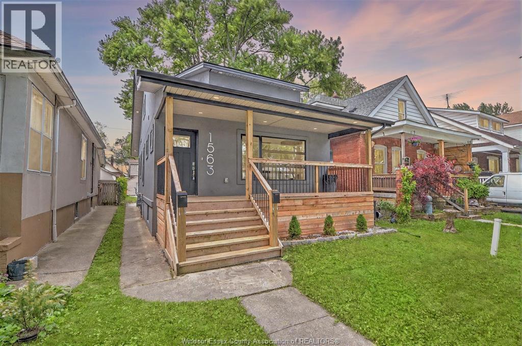 1563 Lincoln Rd, Windsor, ON N8Y 2J3