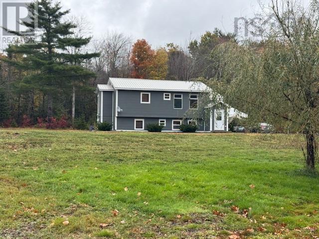 3806 Highway 10, Lunenburg, NS B0R 1E0