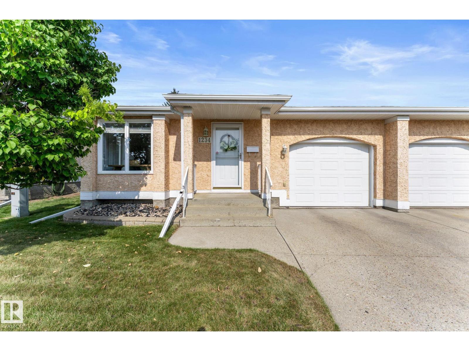 105 St Nw Unit 1234, Edmonton, AB T6J 6J9