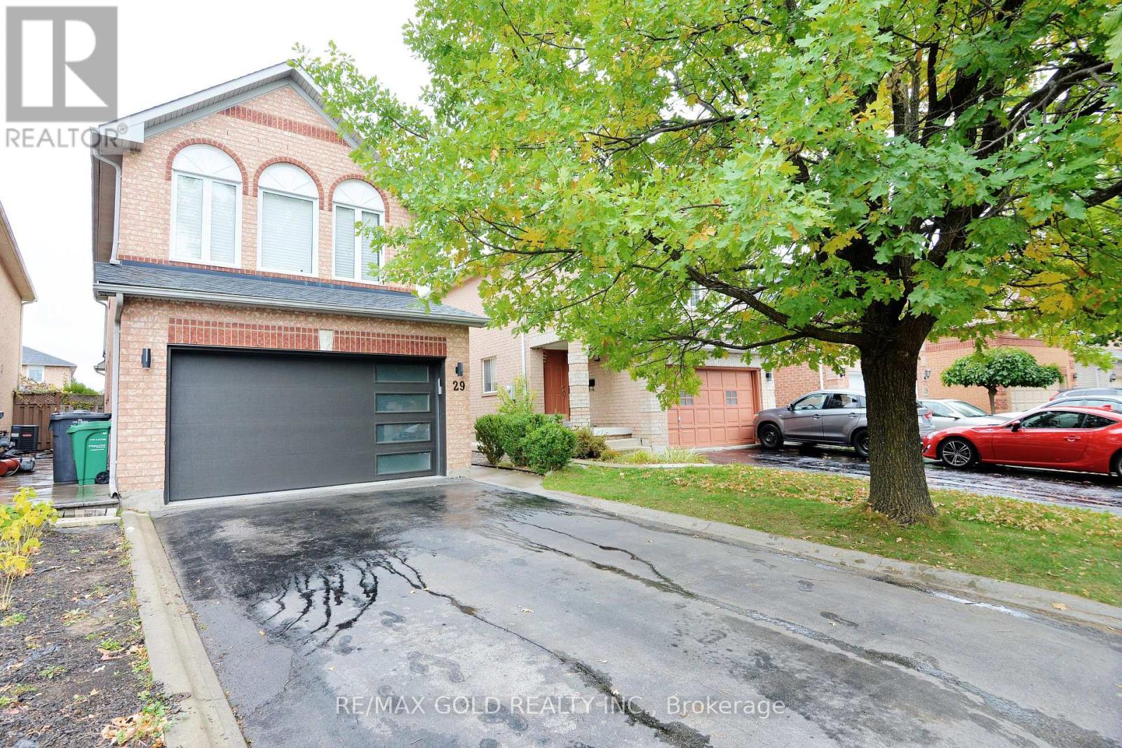29 Trailridge Dr, Brampton, ON L6X 4M6