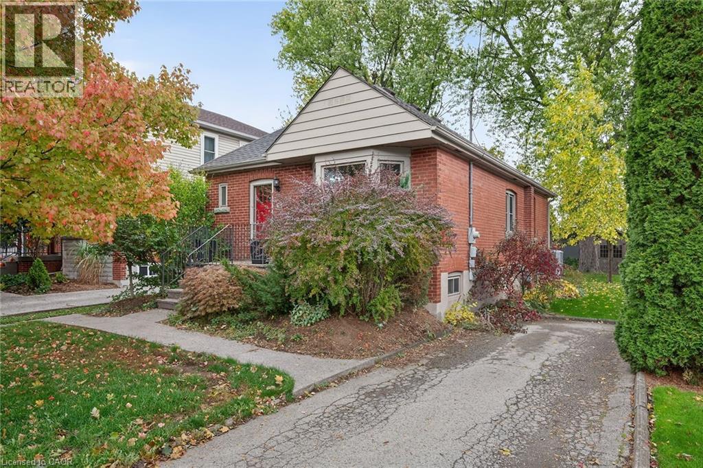 76 Wycliffe Ave, Hamilton, ON L9A 1E1