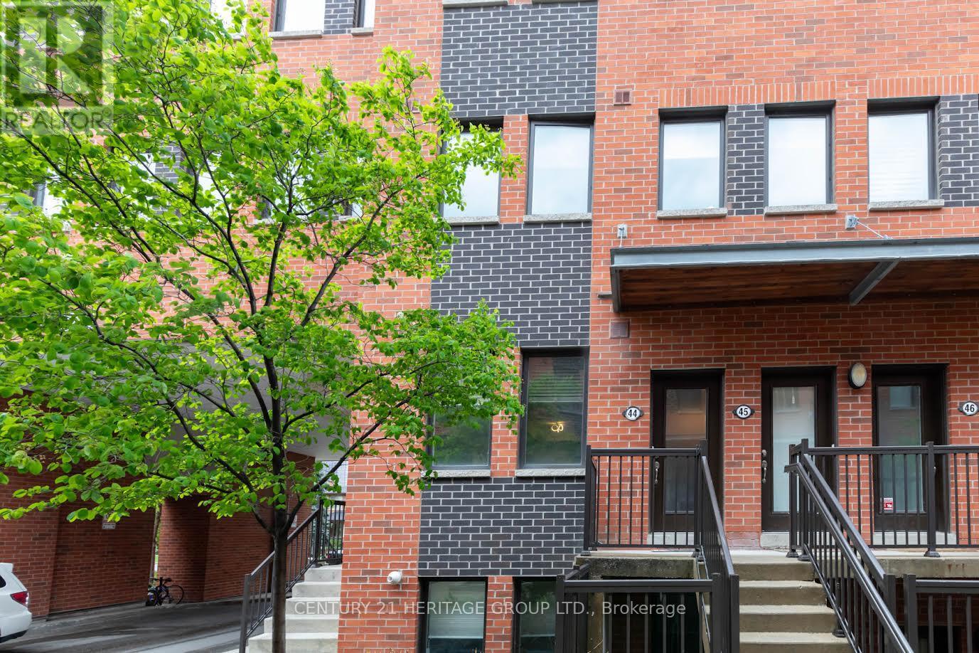 44 68 Winston Park Blvd, Toronto, ON M3K 1C3