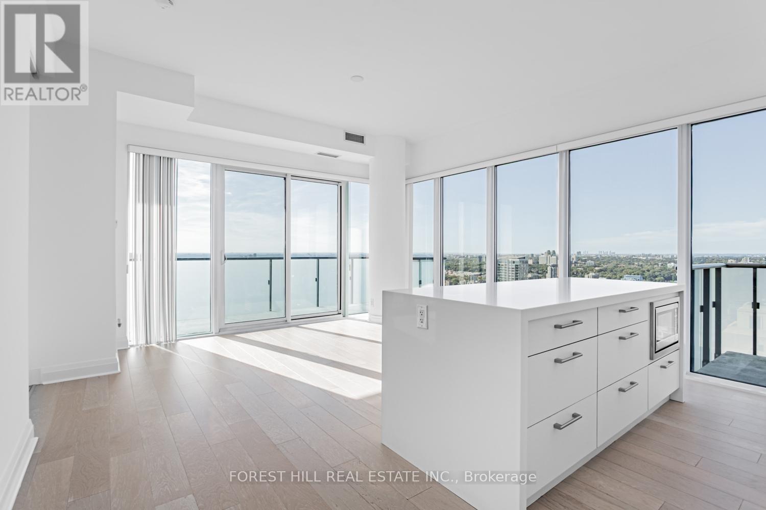 4305 65 St Mary St, Toronto, ON M5S 1J3