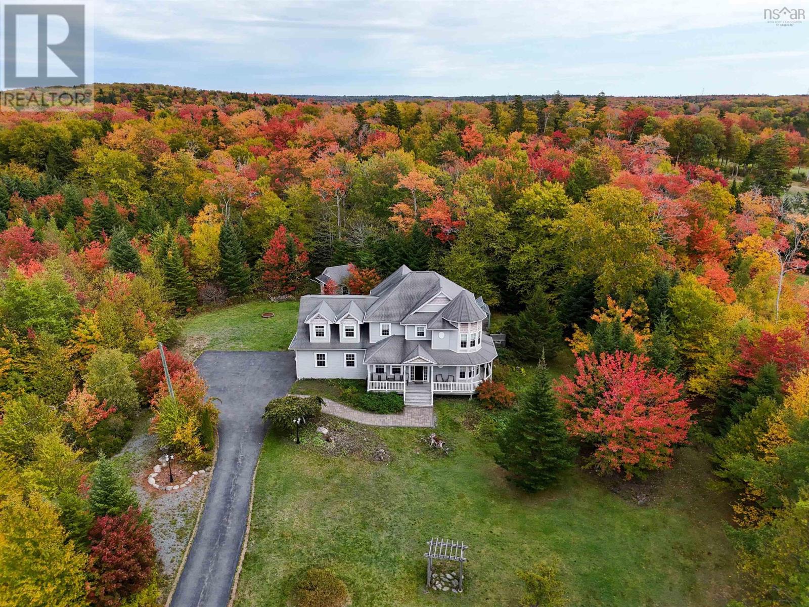 43 Glen Torridon Ct, Hammonds Plains, NS B4B 1W3