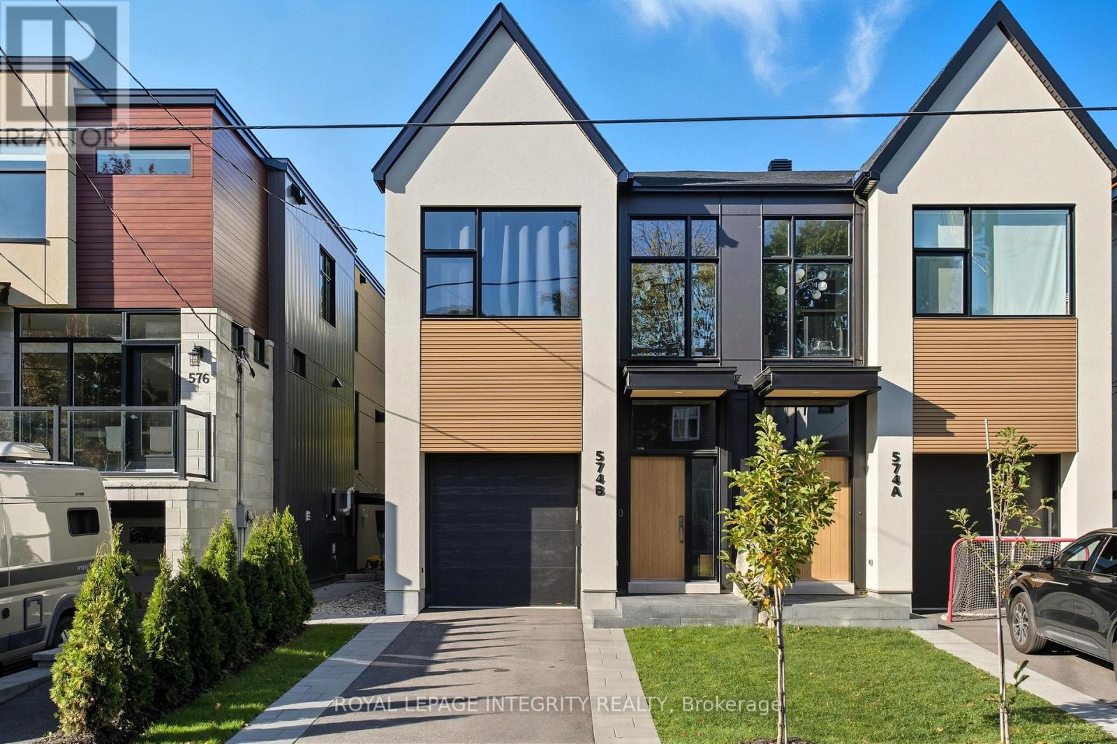574 Edison Avenue #b, Ottawa, ON K2A 1V4