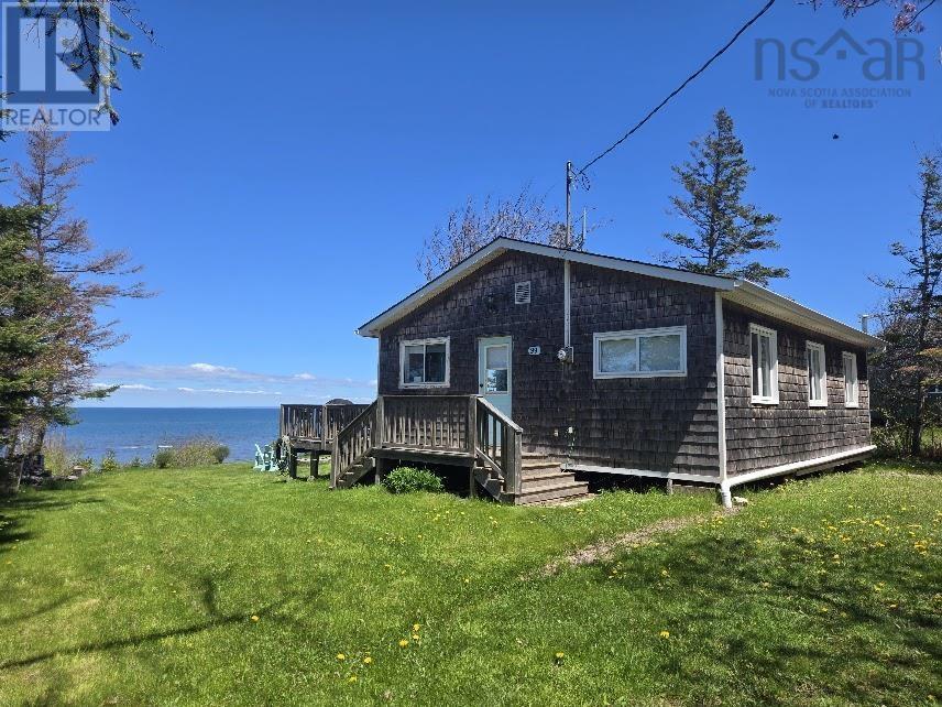99 Red Cliff Dr, Seafoam, NS B0K 1N0