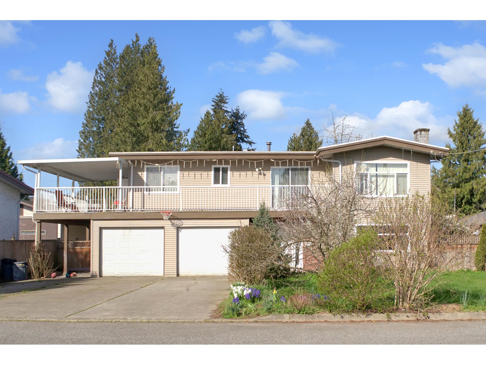 3095 Royal St, Abbotsford, BC V2T 2J1