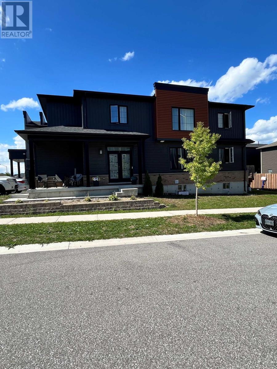 1 Alaskan Hts, Barrie Holly, ON L9J 0B1
