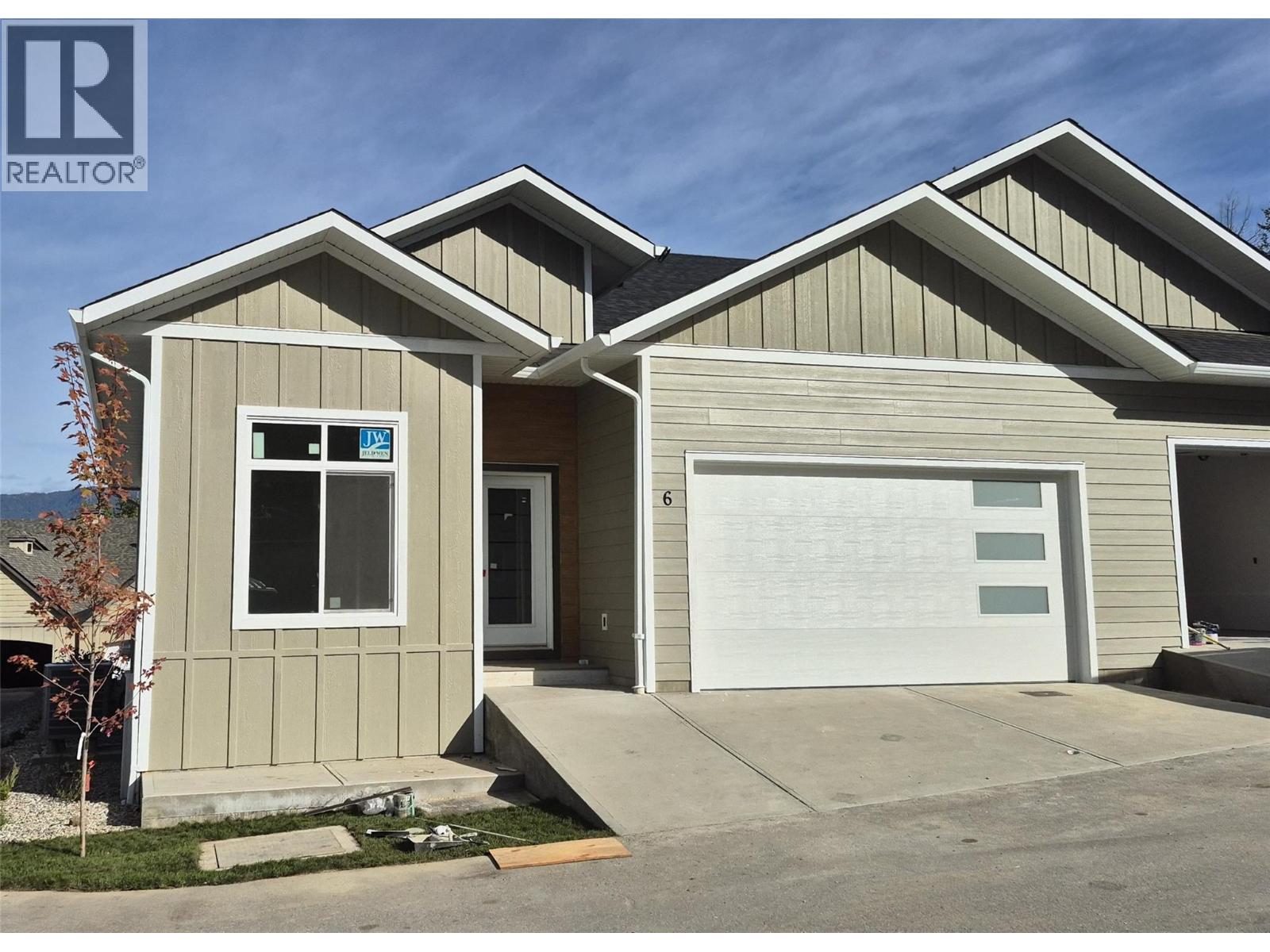 231 20 Street Ne Unit 6, Salmon Arm, BC V1E 2Z7