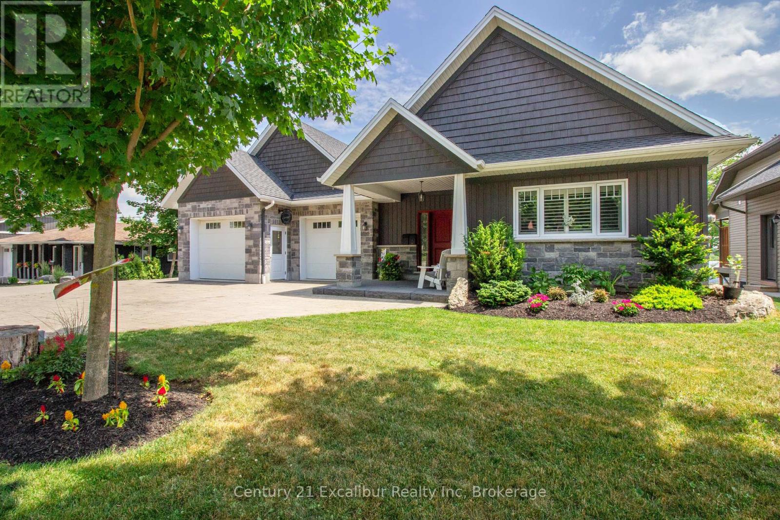 566 St Patrick St E, Centre Wellington, ON N1M 1N2