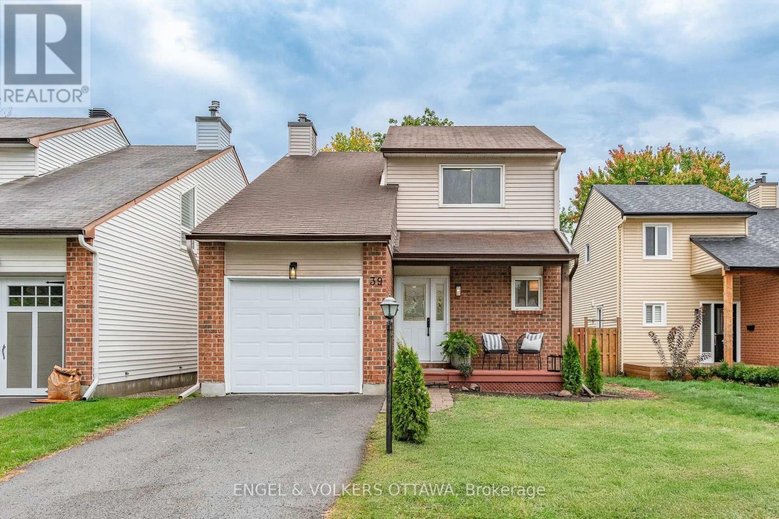 39 Benlark Rd, Ottawa, ON K2J 2L5