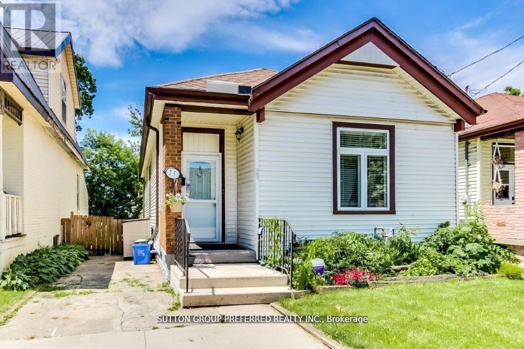 25 Pegler St, London, ON N5Z 2B4