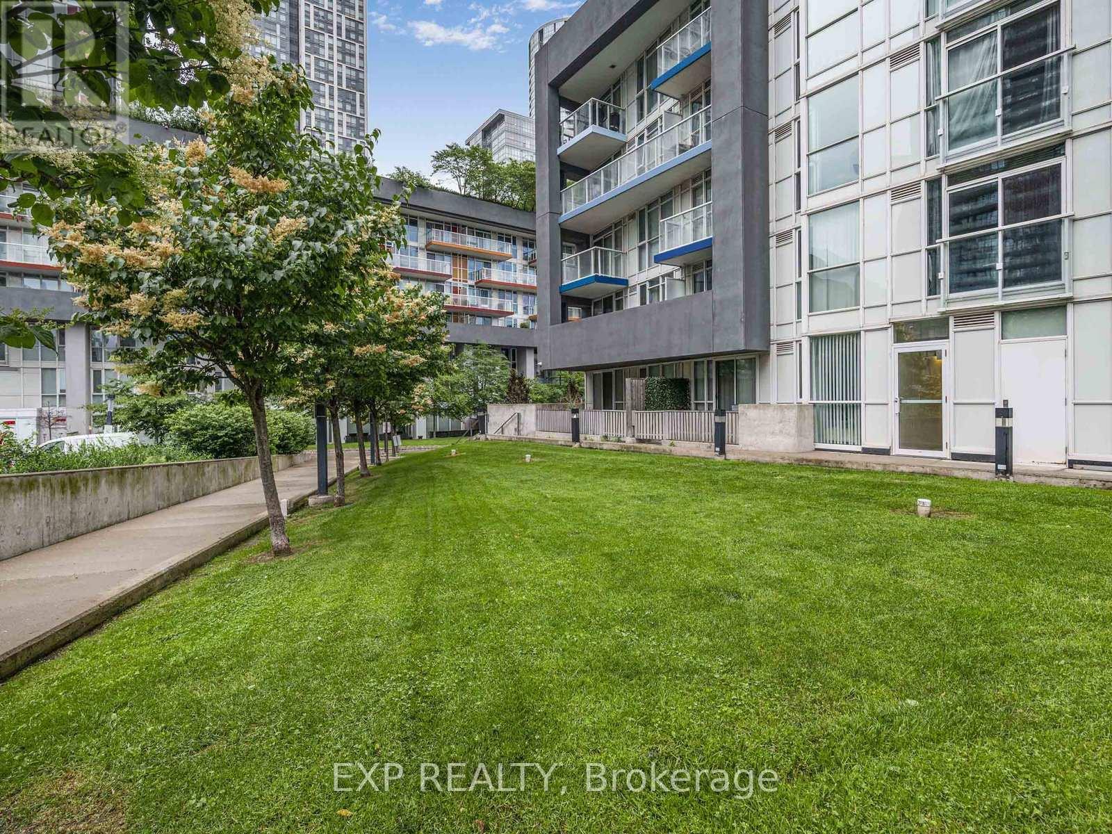 116 75 Queens Wharf Rd, Toronto, ON M5V 0J8