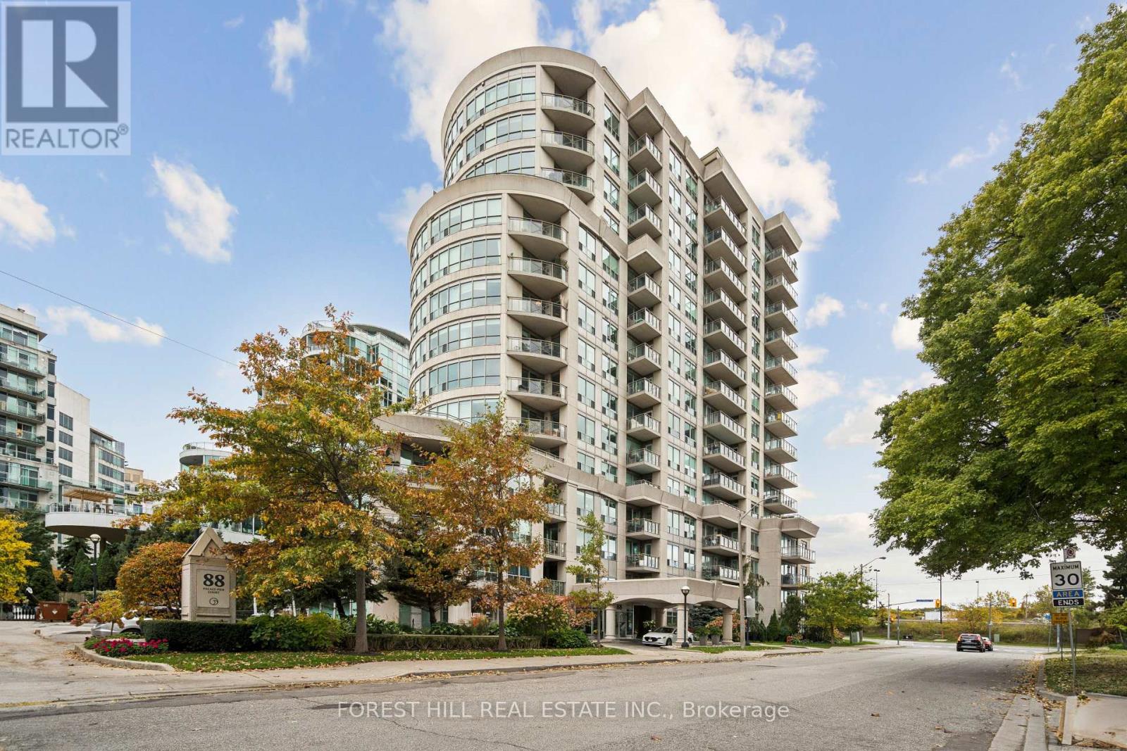 906 88 Palace Pier Ct, Toronto, ON M8V 4C2