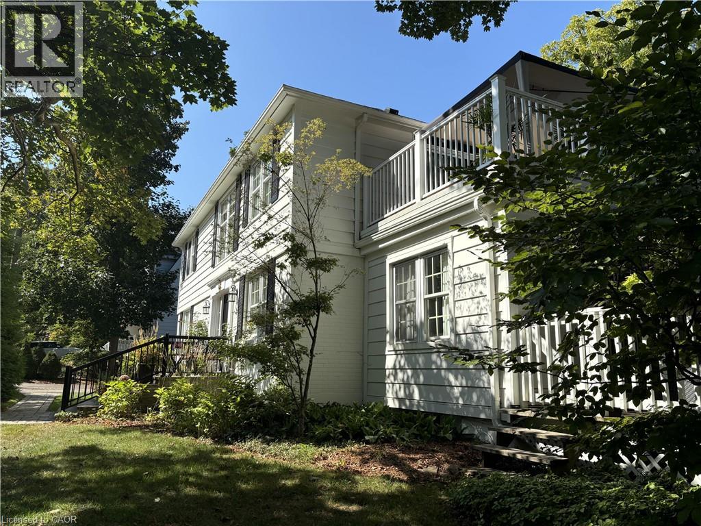 195 William St, Oakville, ON L6J 1C8