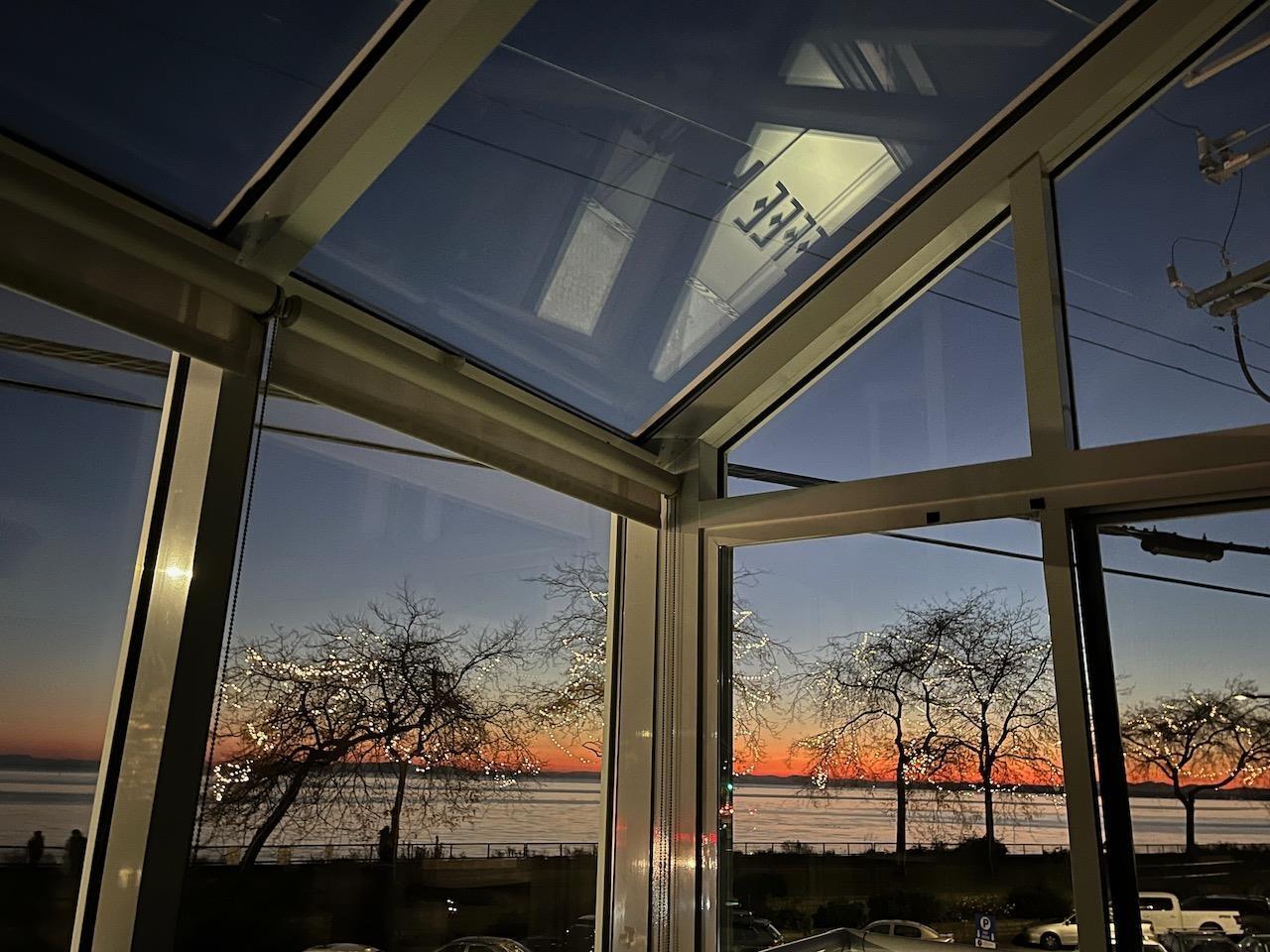 14831 Marine Dr, White Rock, BC V4B 1C1