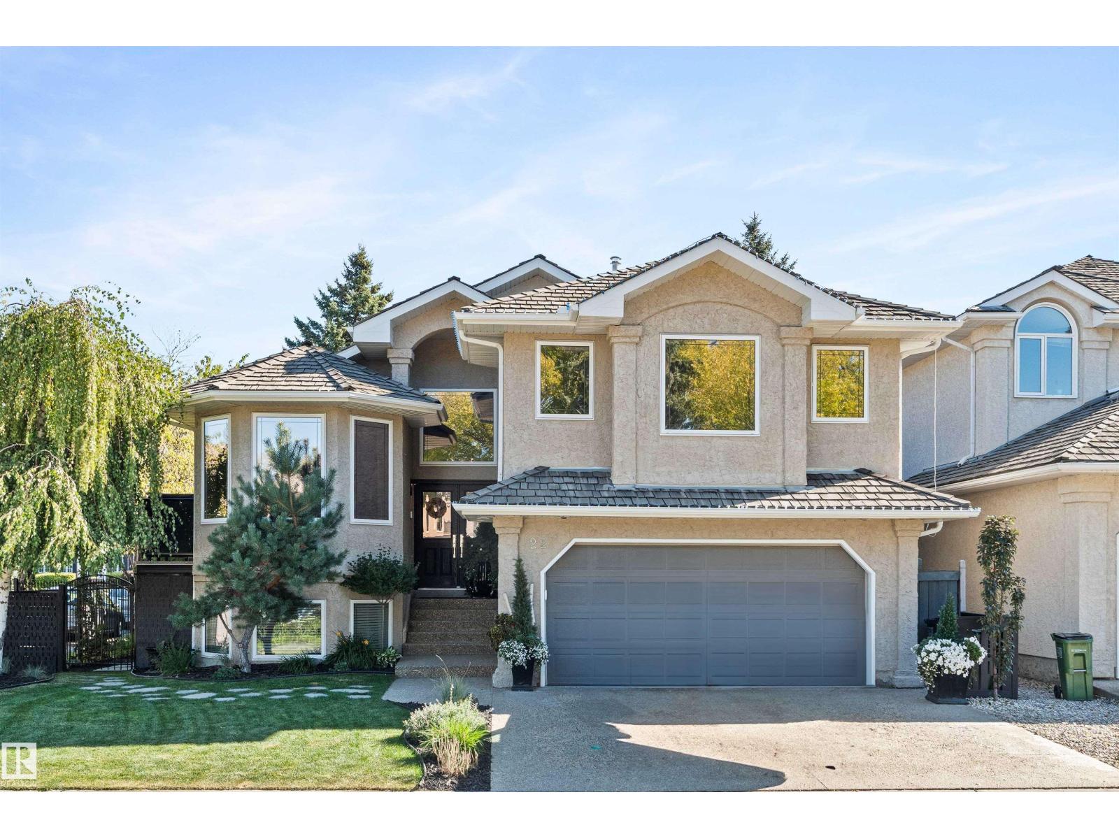 22 Prestige Pt NW, Edmonton, AB T6M 2T3