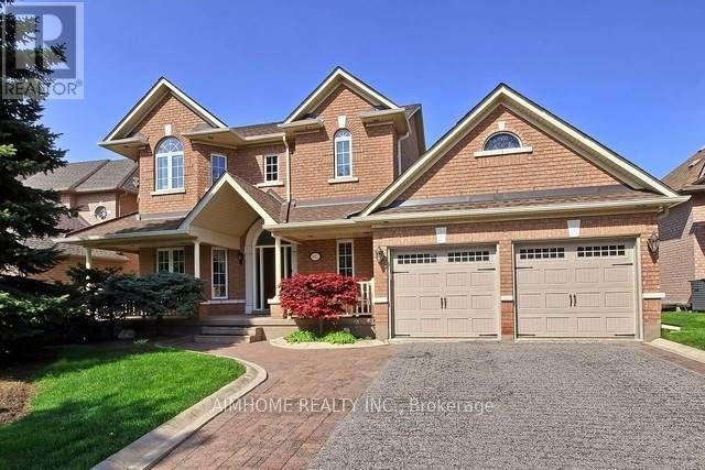 812 Foxcroft Blvd, Newmarket, ON L3X 1M8