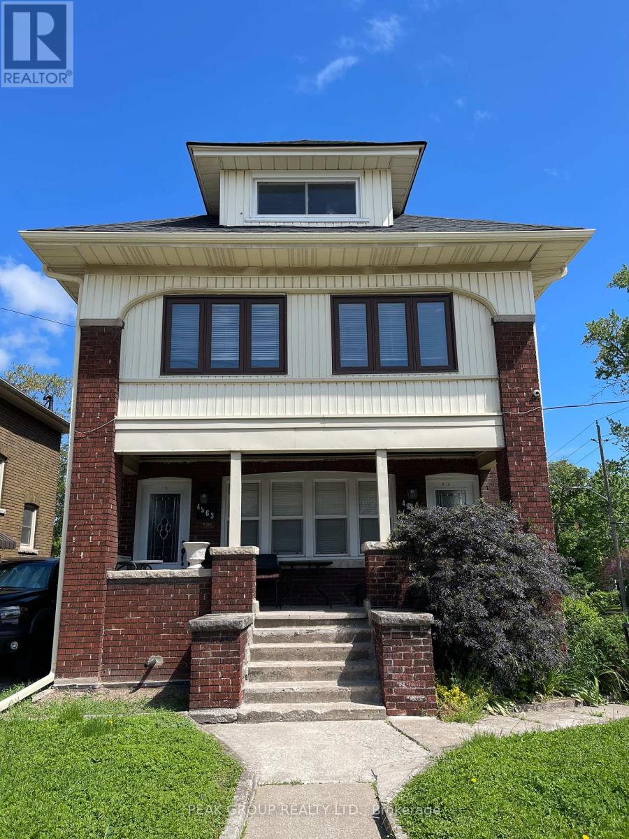 4961-4963 Armoury St, Niagara Falls, ON L2E 1T3