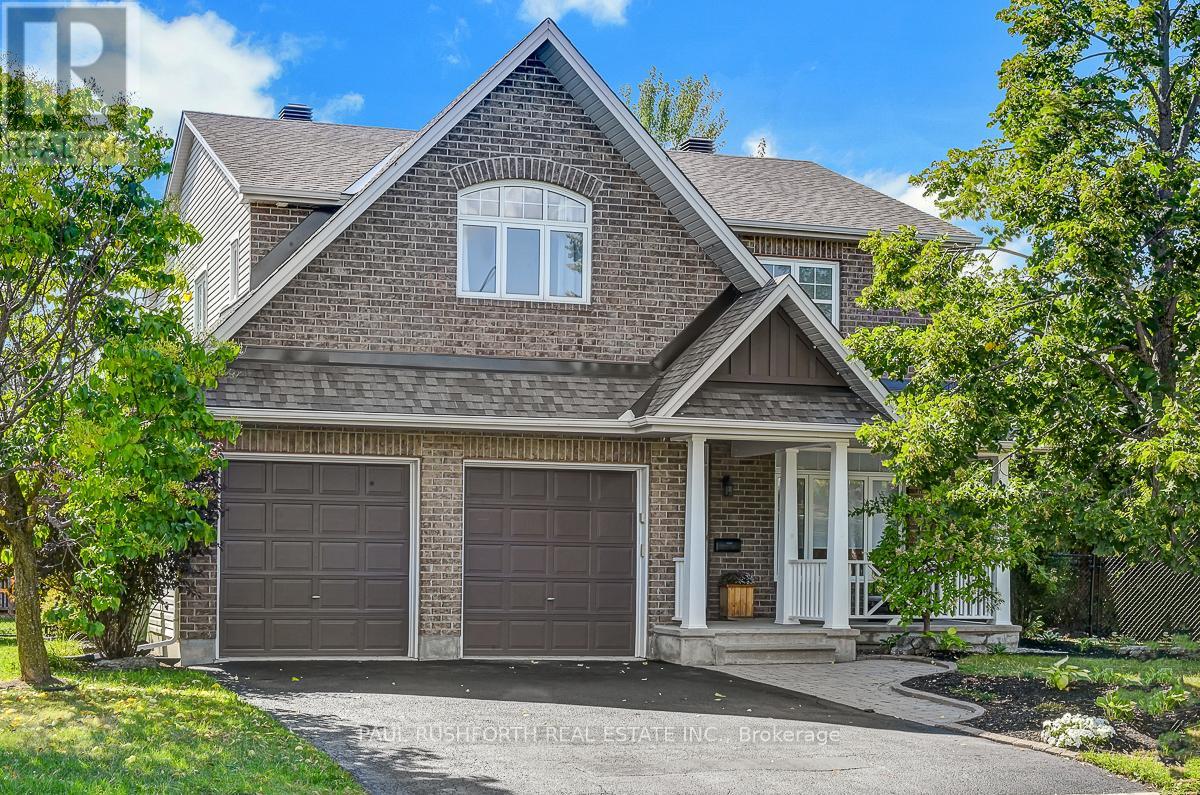 843 Long Point Cir, Ottawa, ON K1T 4G1