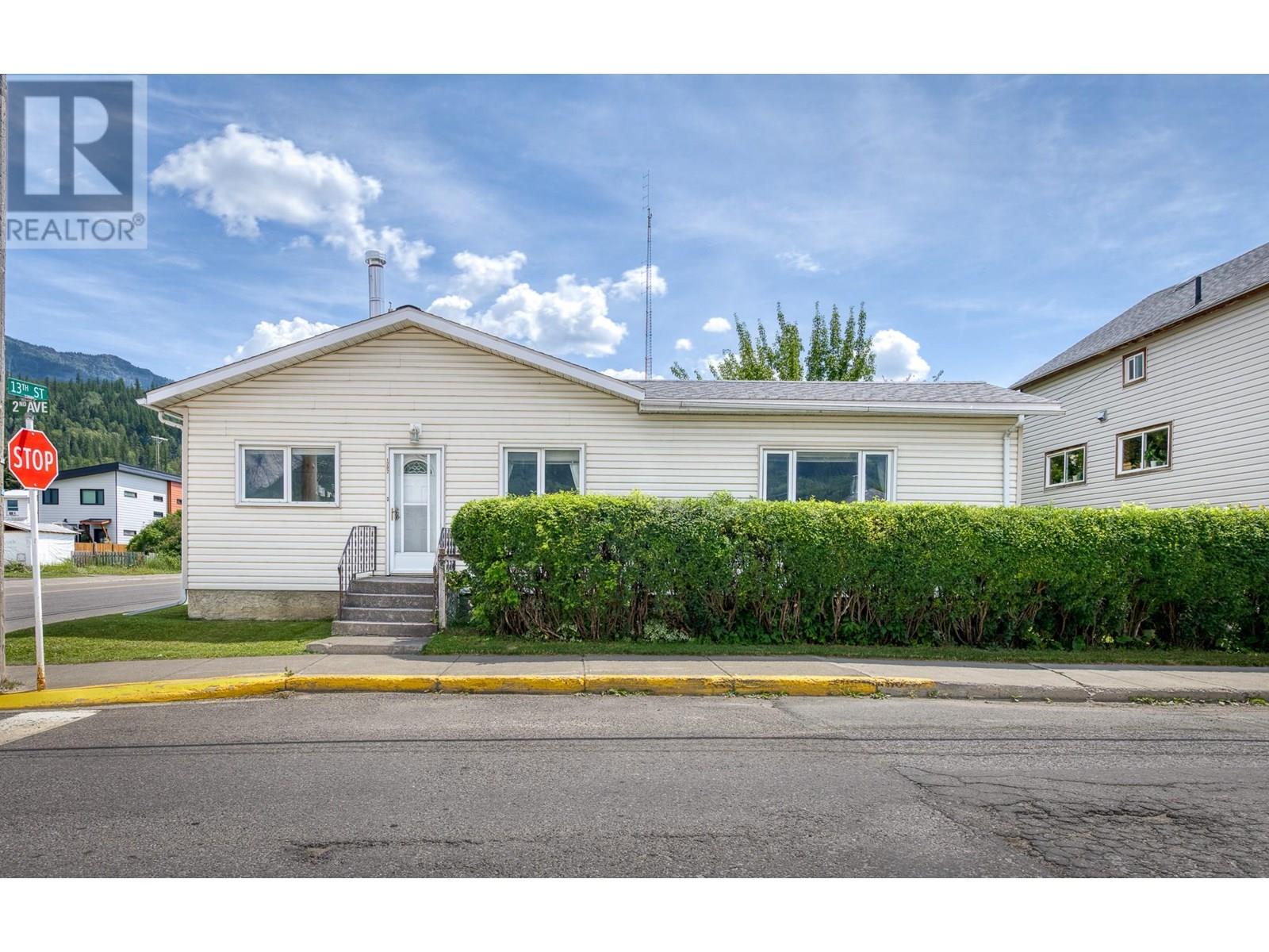 1292 2 Avenue, Fernie, BC V0B 1M0