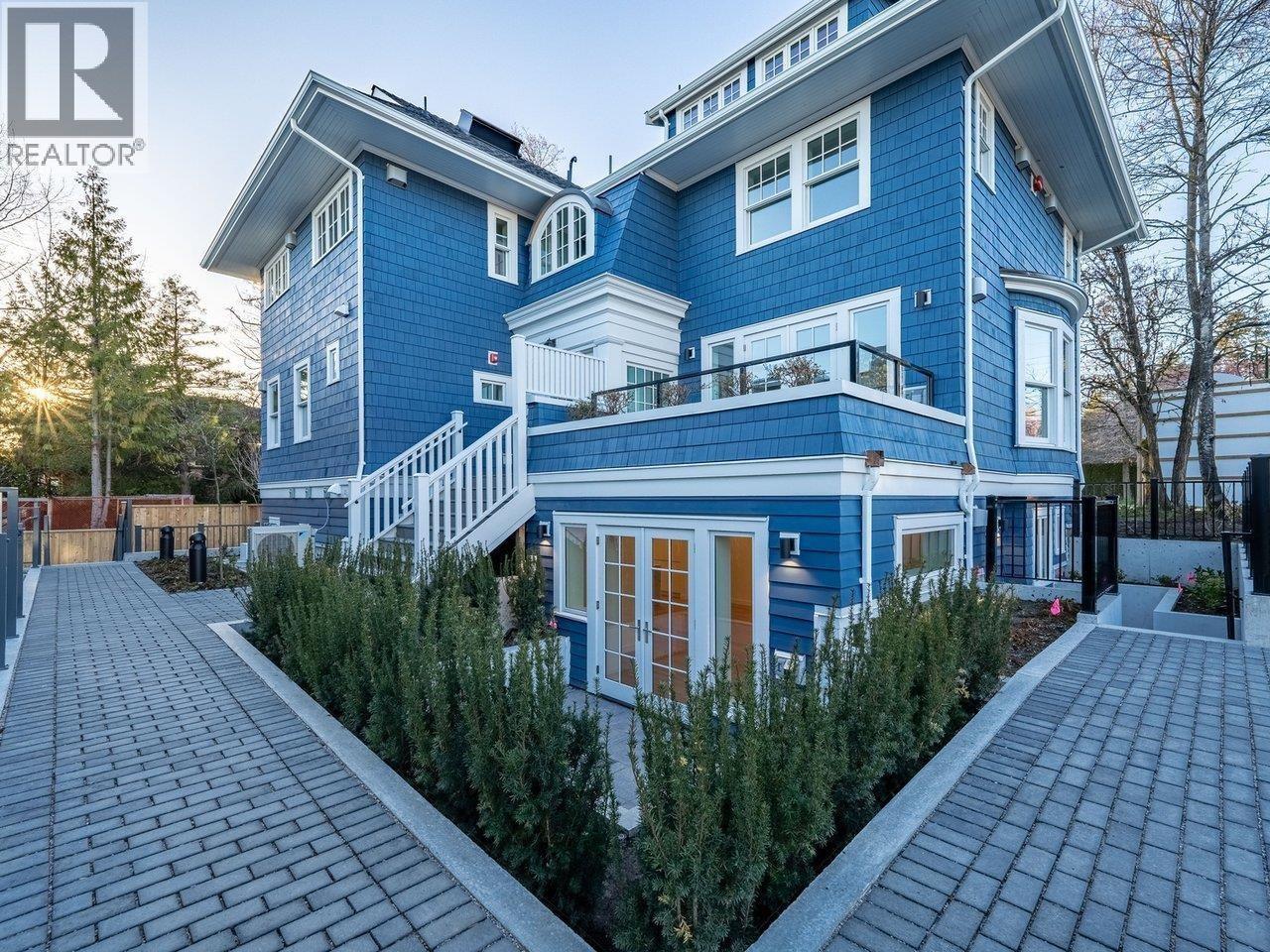 7303 Hudson St, Vancouver, BC V6P 4L1