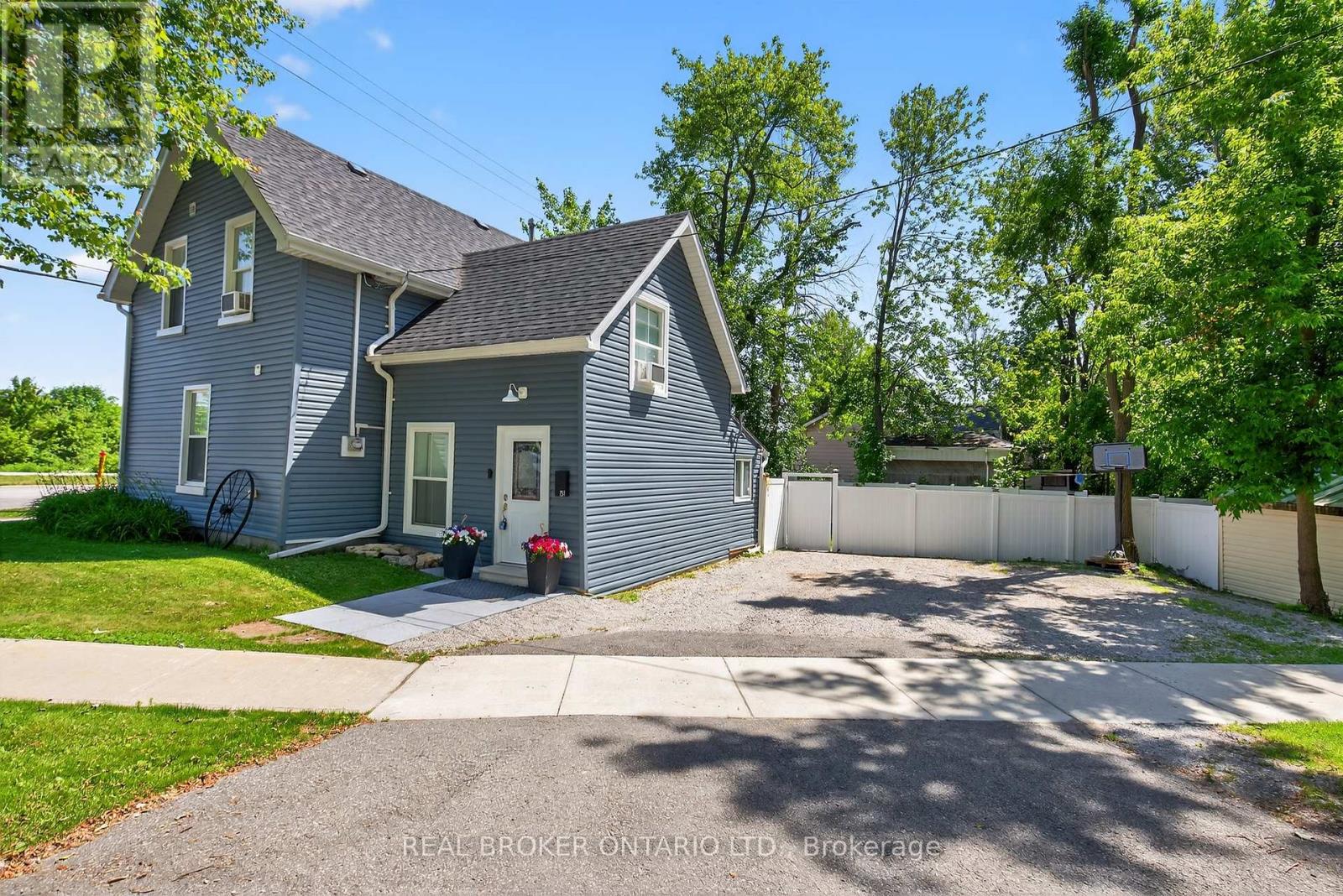 151 Atherley Rd, Orillia, ON L3V 1N5