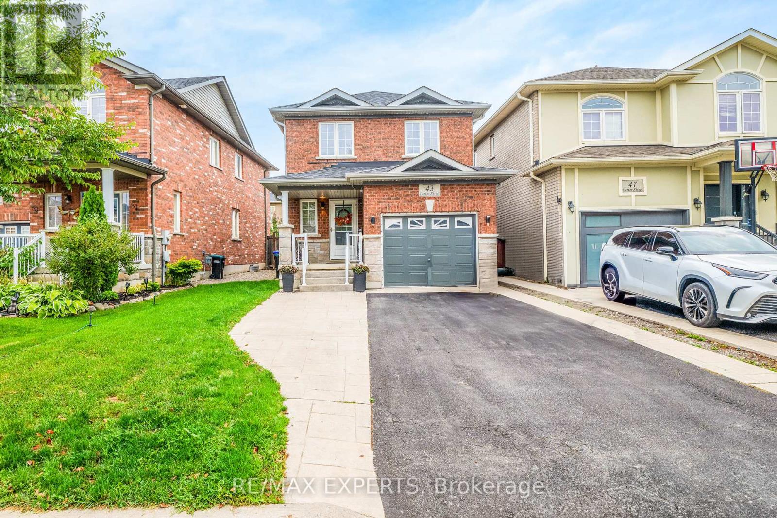 43 Carter St, Bradford West Gwillimbury, ON L3Z 2A4