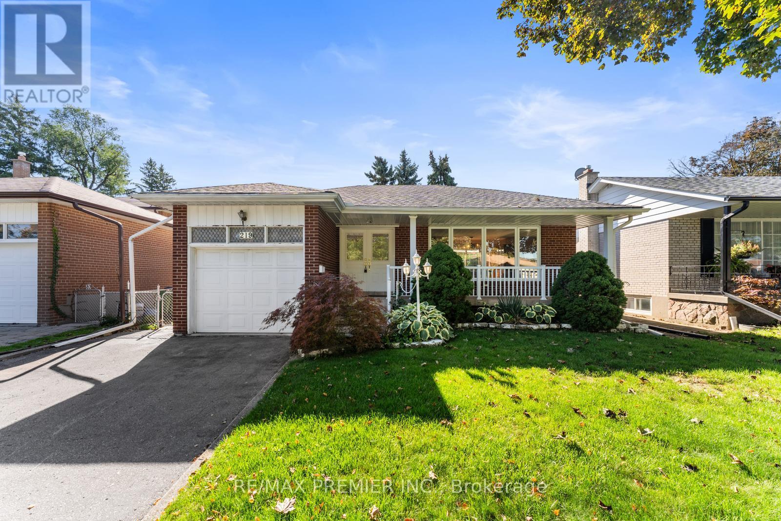 219 La Rose Ave, Toronto, ON M9P 1B6