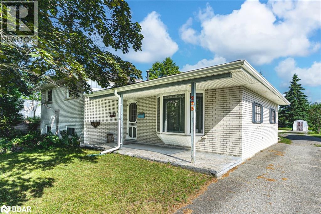 223 Phillips St, Barrie, ON L4N 3V2