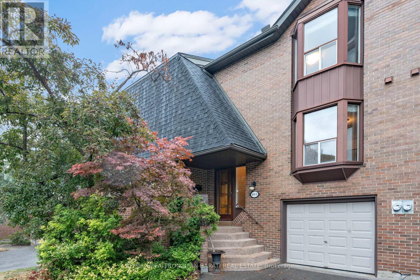 105 Gypsy Roseway, Toronto, ON M2N 5Z1