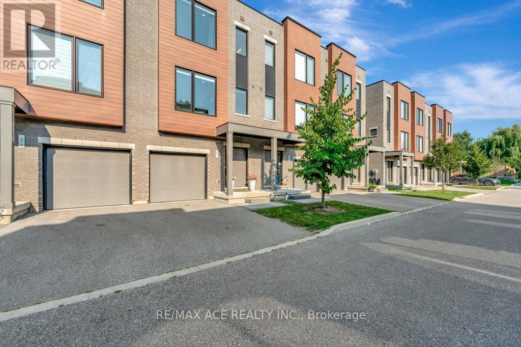 4 107 Concession St, Cambridge, ON N1R 0C1