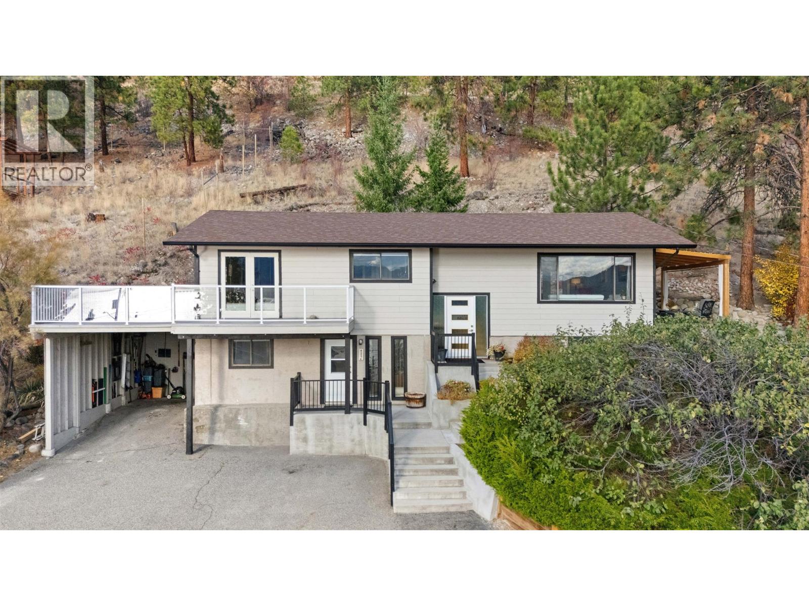 4206 4 Avenue, Peachland, BC V0H 1X5